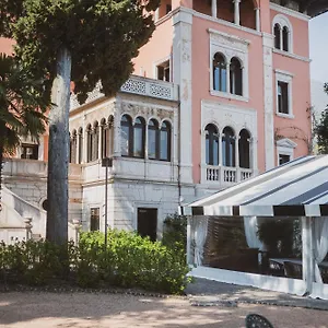 https://villa-fiordaliso-gardone-riviera.it-lombardy.com